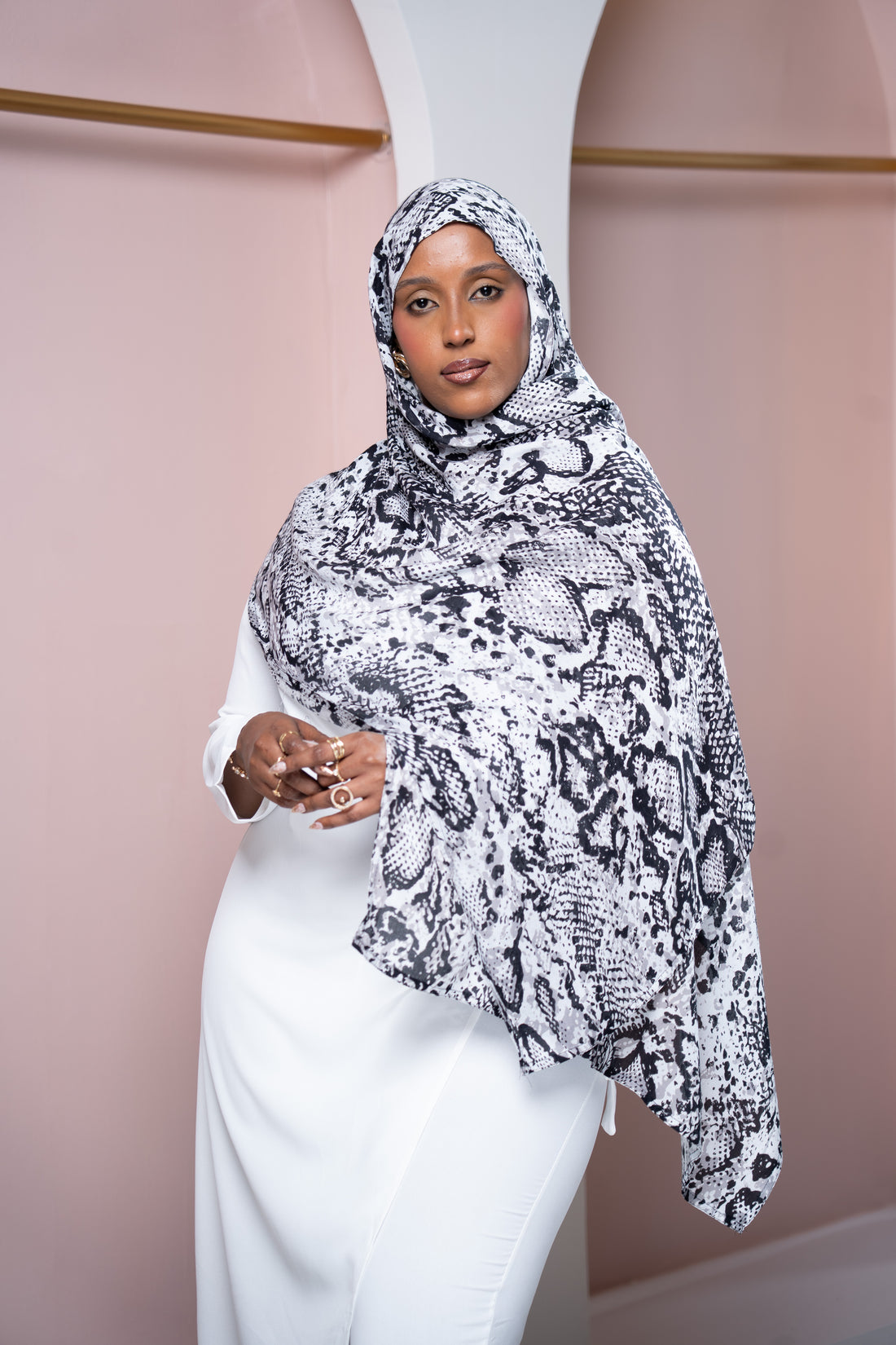 Modal Scarf Snake Print Grey | Nizarline - Nizar's Line